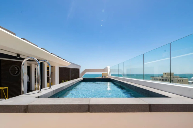 Room 5, Lifestyle Apartment 82 on Main, City of Cape Town