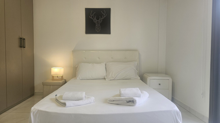Room 3, 12 LCA - Stay Finibreeze Apartment, Larnaca