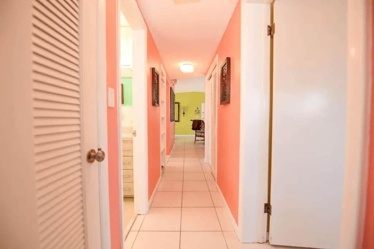 Room 2, Holly s Hideout in Islamorada, Monroe