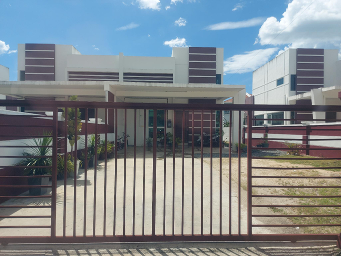 RR BAITI HOMESTAY (MUSLIM ONLY), Pokok Sena