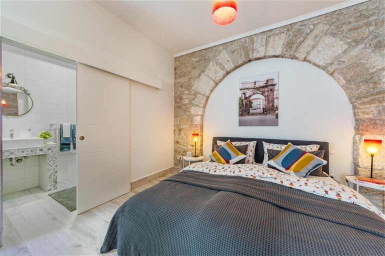 Bathroom 2, Porta d'Oro rooms, Pula