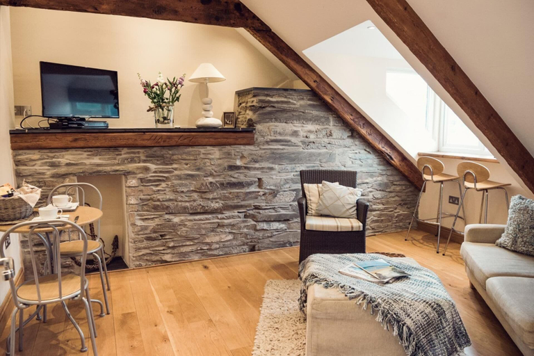Living area 4, Apartmentsleeps3-garden-hottub-parking, Cornwall