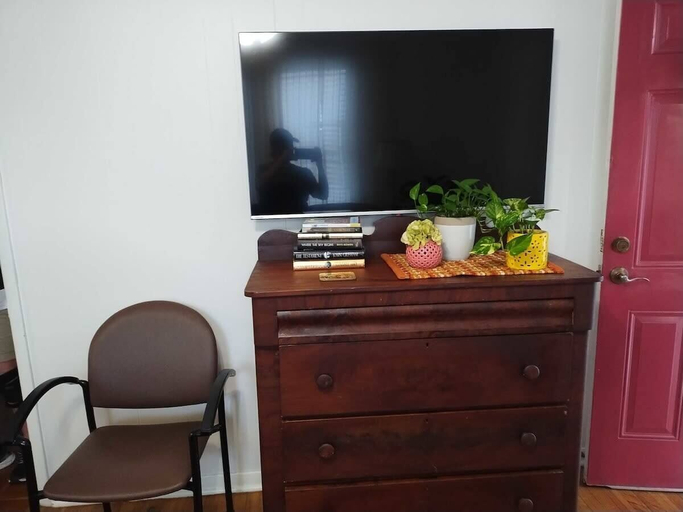 Room 2, Port-rico Neighborhood, Lafayette