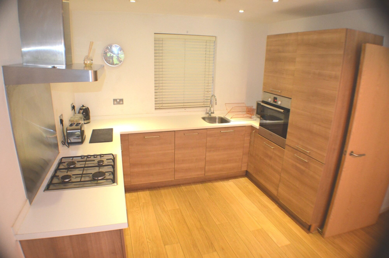 Others 4, 360 Serviced Accommodations - Brentwood 2 Bedroom Executive Apartment With Secure Parking, Essex