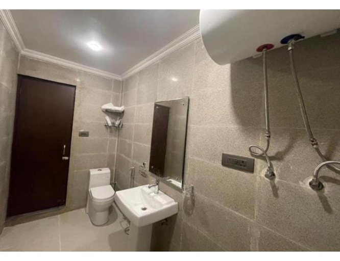 Bathroom 2, Hotel Al-Shemagh, Srinagar, Srinagar