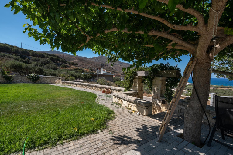 Others 3, Michael's Villa, Crete