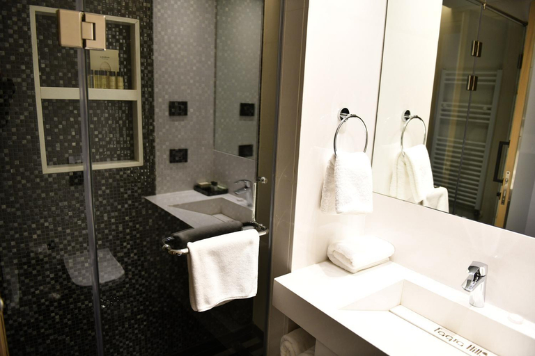 Bathroom 2, Faqra Hills Hotel, Kasrouane