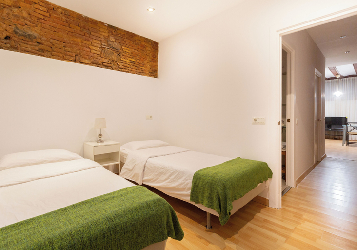 Others 2, Apartment Near Las Ramblas For Families Or Friends, Barcelona
