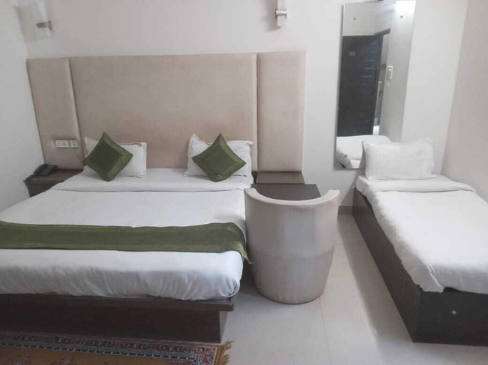 Bedroom 5, Hotel Mani Ram Palace, Agra
