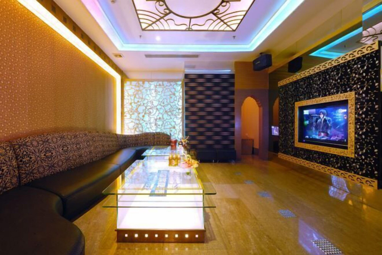Bedroom, Swatow Peninsula Hotel, Shantou