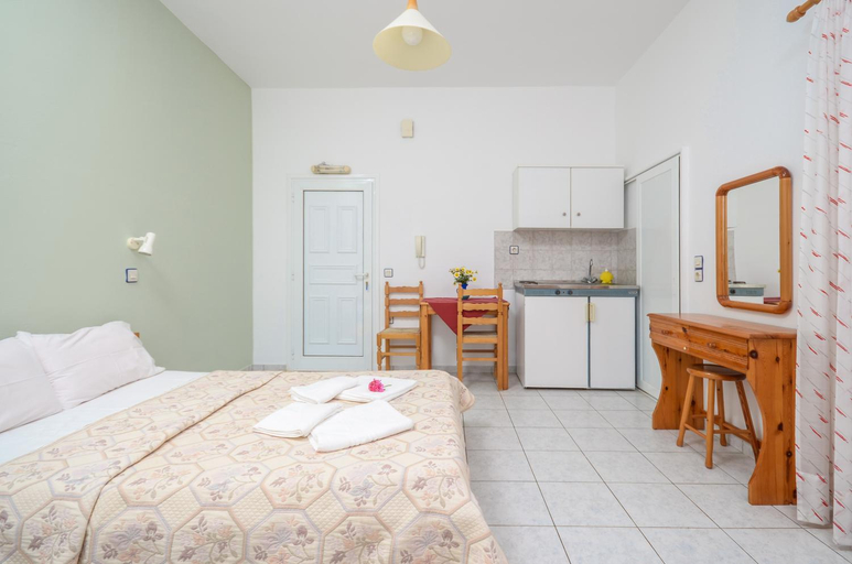 Bedroom 3, Psili Ammos Studios, South Aegean
