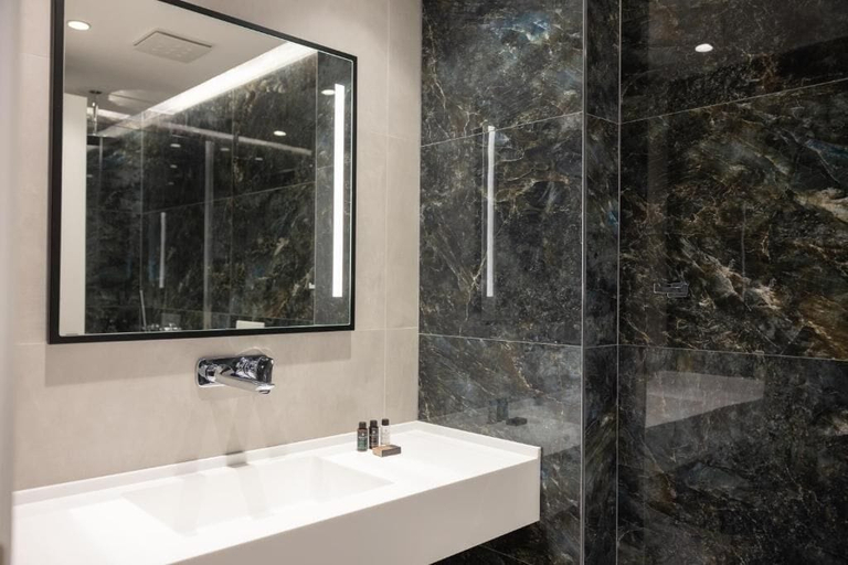 Bathroom 4, Lans Hotel, Sarandës