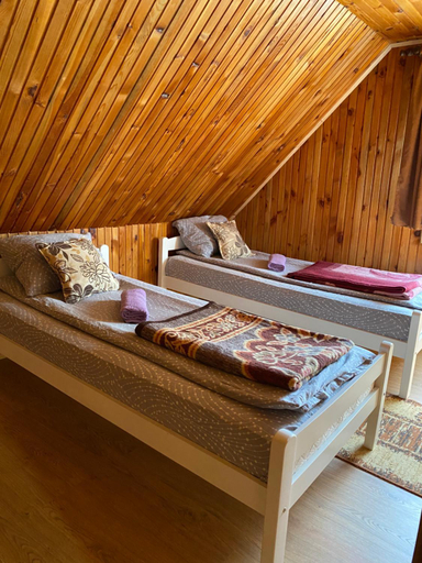 Others 5, Verica Rooms