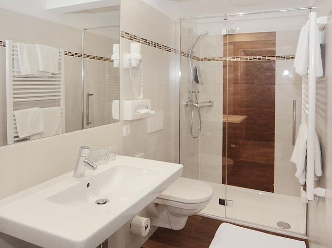Bedroom 4, Hotel Goldener Adler, Linz