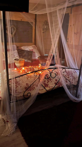 Bedroom 3, La suite inoubliable Avec jacuzzi, Var