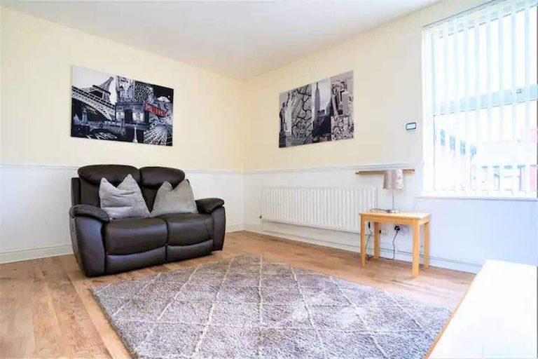 Others 4, Travellers Economic Stays in Orrell Park, Sefton