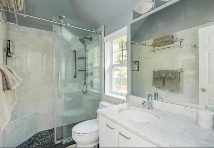 Bathroom 4, Villa Baloch- w/ Sparkling heated pool, Suffolk