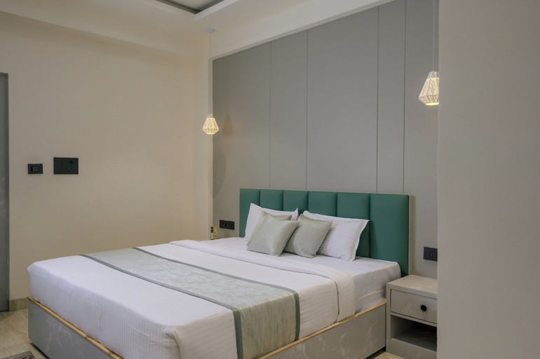 Bedroom 2, The Grand Neelam Hotel, Raipur