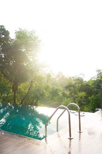 Sport & Beauty 3, Brookland Estate by FairSpace360-Luxury Pool Villa with Waterfall, Wayanad