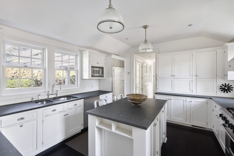 Room 4, Oceanstone by Rove Estate w Pool Beach Access, Suffolk