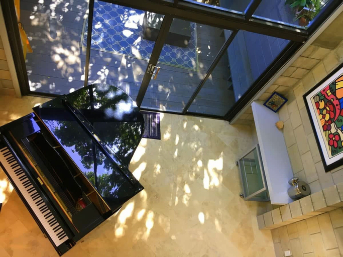 Room 5, Piano House on the Water, Broward