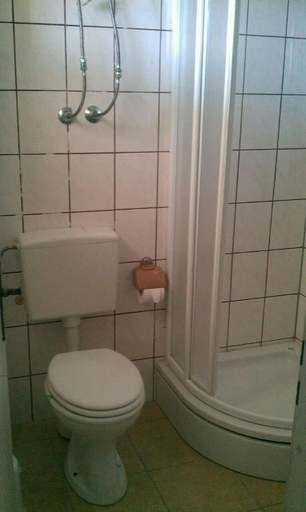 Bathroom 4, Villa Berlin, Bol