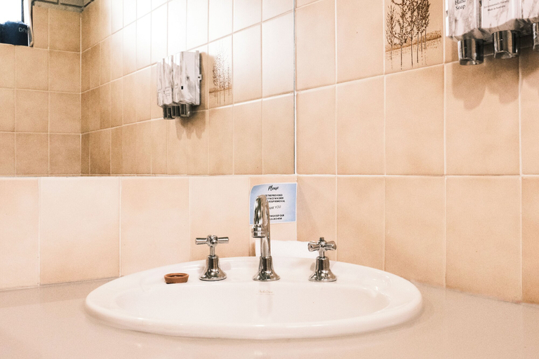 Bathroom 3, Woomargama Village Hotel Motel, Greater Hume Shire - Pt B