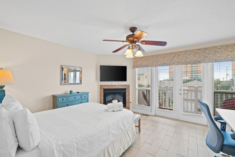 Bedroom 3, Beaches and Dreams by Book That Condo, Bay