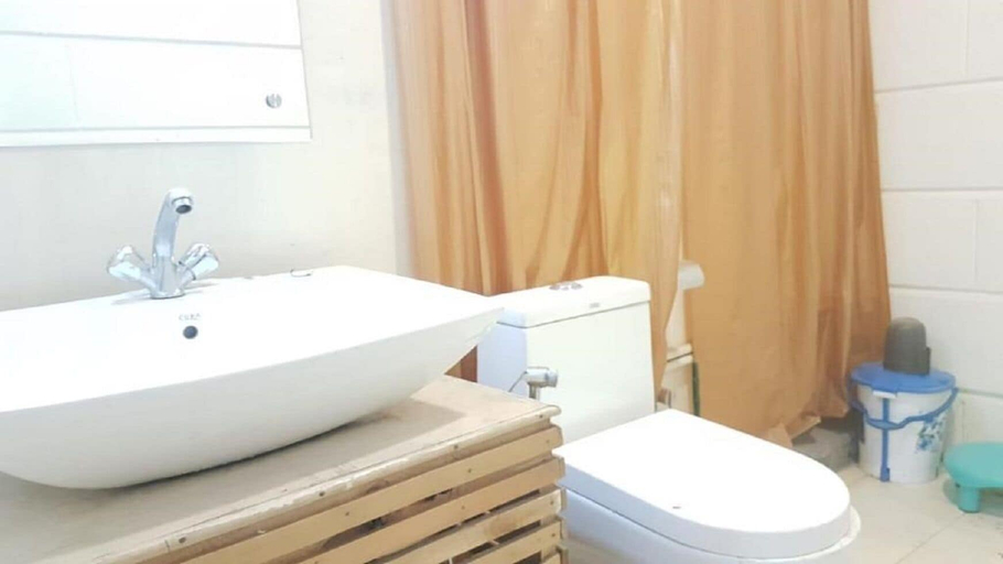 Bathroom 11