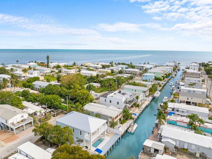 Room 3, Azul Paradise - Waterfront - Heated Pool - Dock, Monroe
