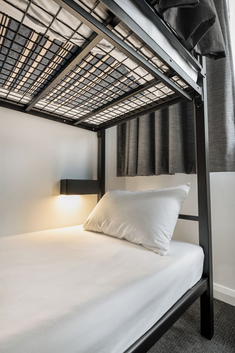 Bedroom 4, YHA Brisbane City, Brisbane