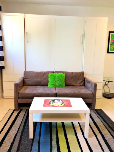 Room 5, Studio in Las Olas Near FL Beach, Broward