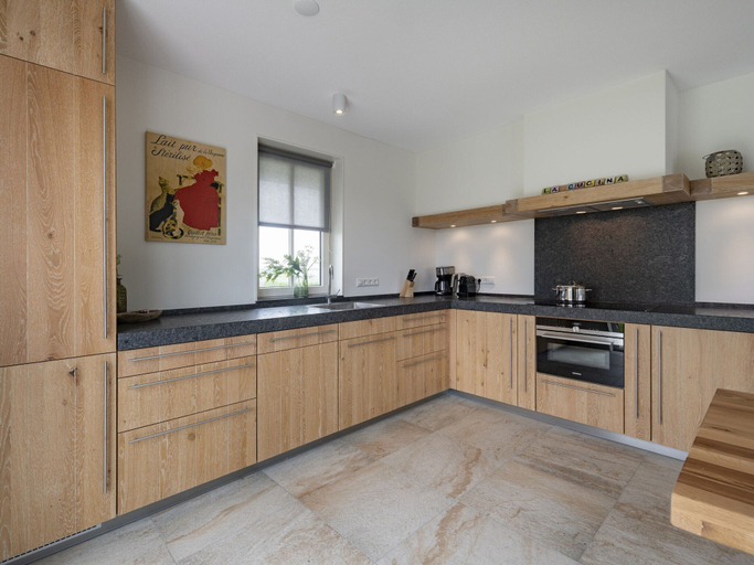 Others 4, Villa in Tjeukemeer with Sauna, Lemsterland
