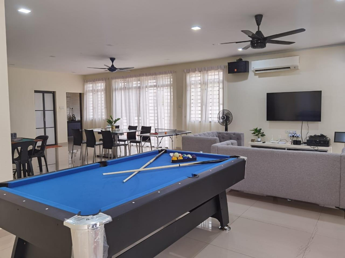 Others 4, Austin2 24paxs Pool Table Karaoke BBQ Corner Unit, Johor Bahru