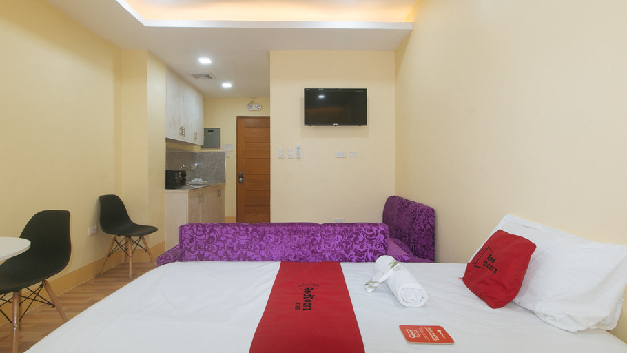 Bedroom 4, RedDoorz @ Casa Barcelona Condotel, Iloilo City