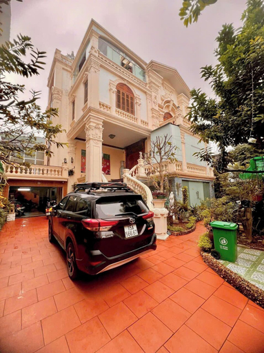 Exterior 4