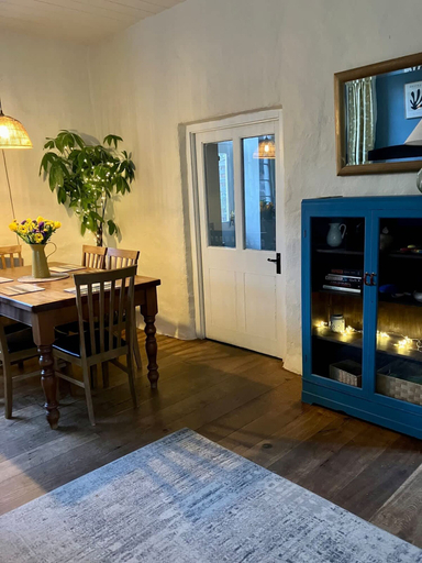 Room 4, 1 Courtyard Cottage With hot tub and Walled Garden, Pembrokeshire