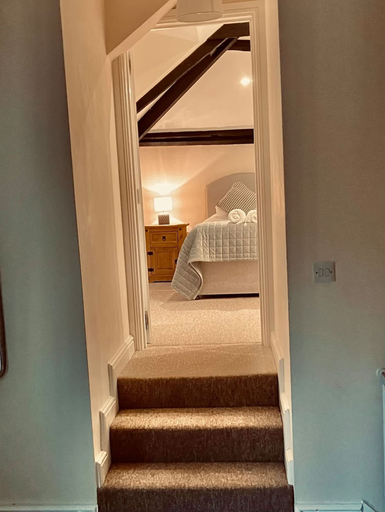 Room 5, Courtyard Cottage With hot tub and Walled Garden, Pembrokeshire