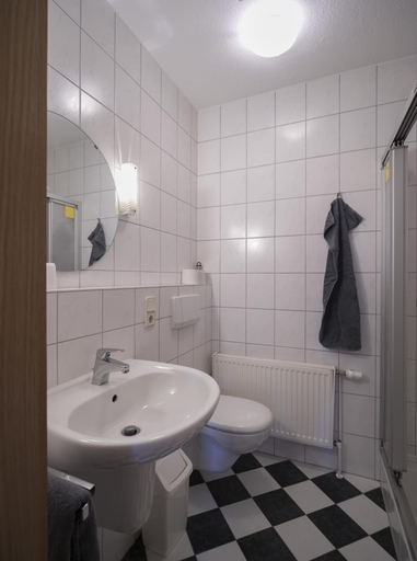 Bathroom 5, Landcafé Neumann, Ammerland