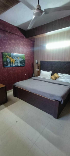 Bedroom 5, Bunkkinn Hotel Mussoorie International, Dehradun
