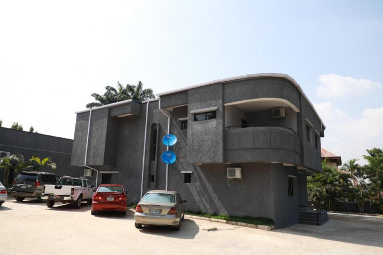 Others 5, D & D Apartments, AbujaMun