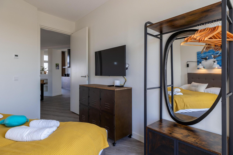 Room 2, Lux Apvm Lagunab-havenw 8-32 S-annaland, Tholen