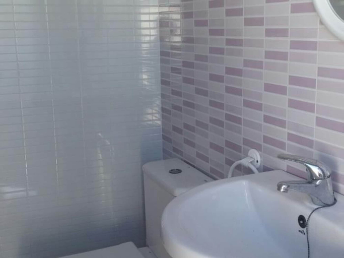 Room 5, Casa Antonio III 113, Cádiz