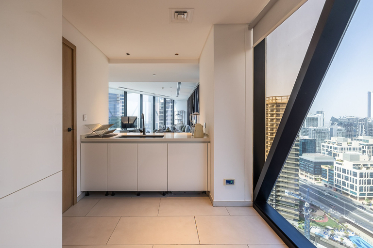 Room 4, Marquise 2505 Business bay, Dubai