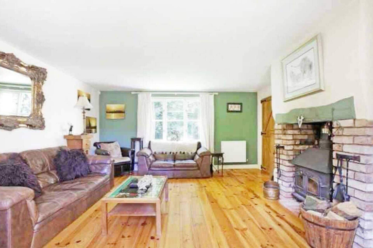 Living area 2, 5-bed Home - Sleeps 12, Pool, Garden & Play Area, Somerset