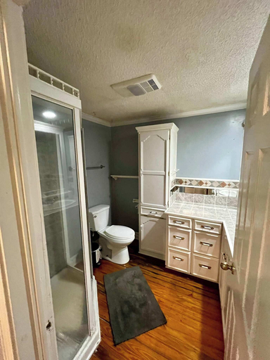 Bathroom, Steps From Downtown Minutes to the Airport, Lafayette