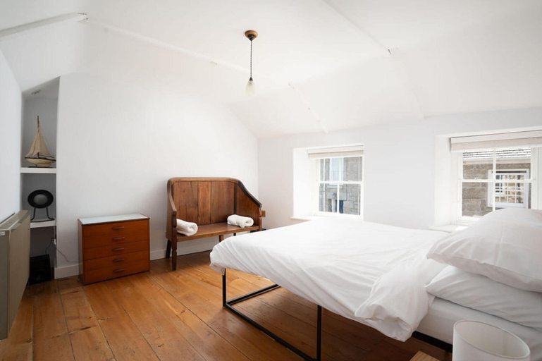 Room 3, SeaView-2Br-Sleeps5-Cottage-FastWiFi-WoodBurner, Cornwall