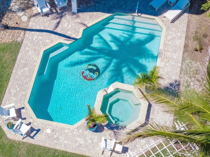 Sport & Beauty 4, Captiva Grace 5 Bedroom Home by RedAwning, Lee