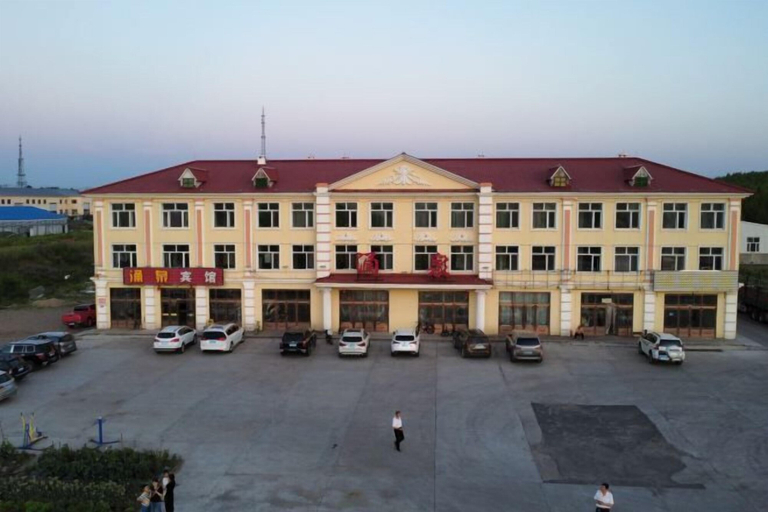 Exterior & Views