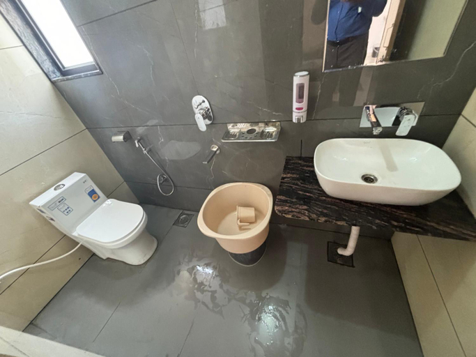 Bathroom 4, Hotel Hanuman Palace, Sikar
